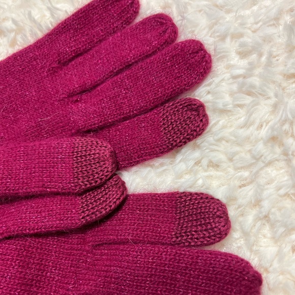 NWOT Coach Cranberry Ocelot Knit Sparkle Gloves - Picture 3 of 8